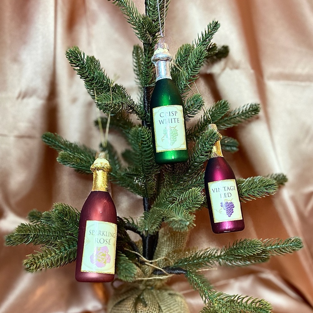 Wine and Rose Lover’s Bottle Ordainment Set